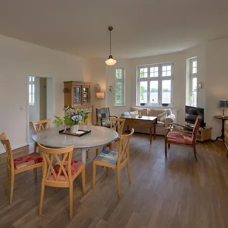 Апартаменты In Der Ersten Etage Des Herrenhauses By Interhome *