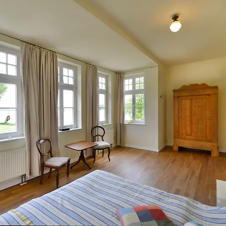 Διαμέρισμα In Der Ersten Etage Des Herrenhauses By Interhome Neuenkirchen (Landhagen)