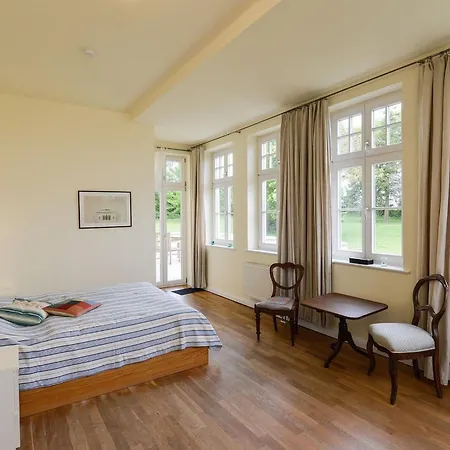 In Der Ersten Etage Des Herrenhauses By Interhome Апартаменты *