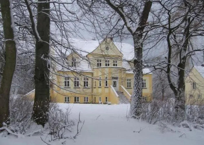 In Der Ersten Etage Des Herrenhauses By Interhome Neuenkirchen (Landhagen)